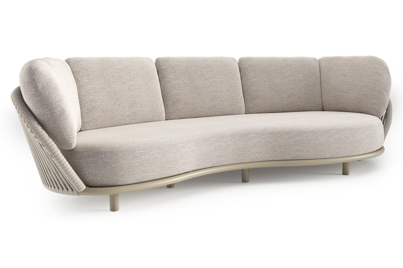 Lupino loungebank in beige aluminium en beige verticaal geweven luxe vlakke brede rope met tundra sand all weather sunbrella® luxe kussen