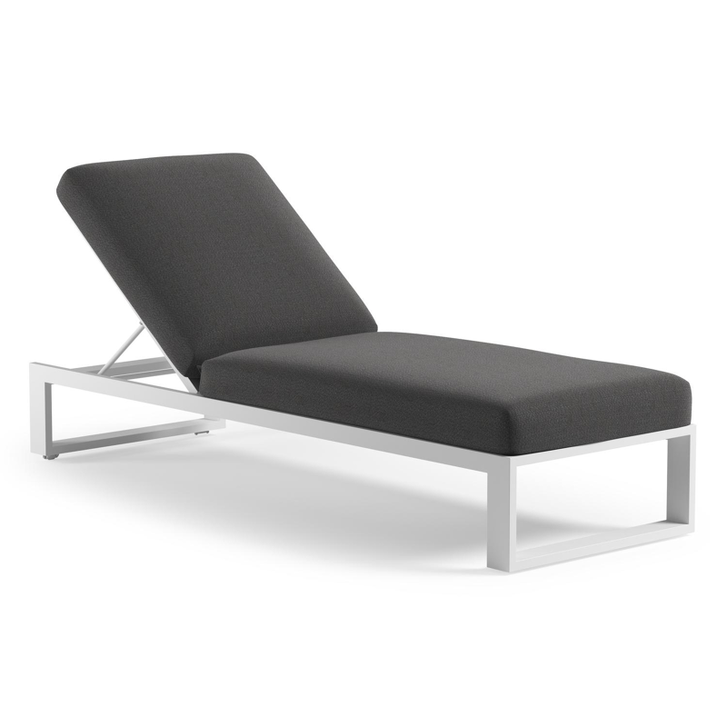 Verato verstelbaar ligbed in wit aluminium met savane tornado all weather Sunbrella® luxe kussen