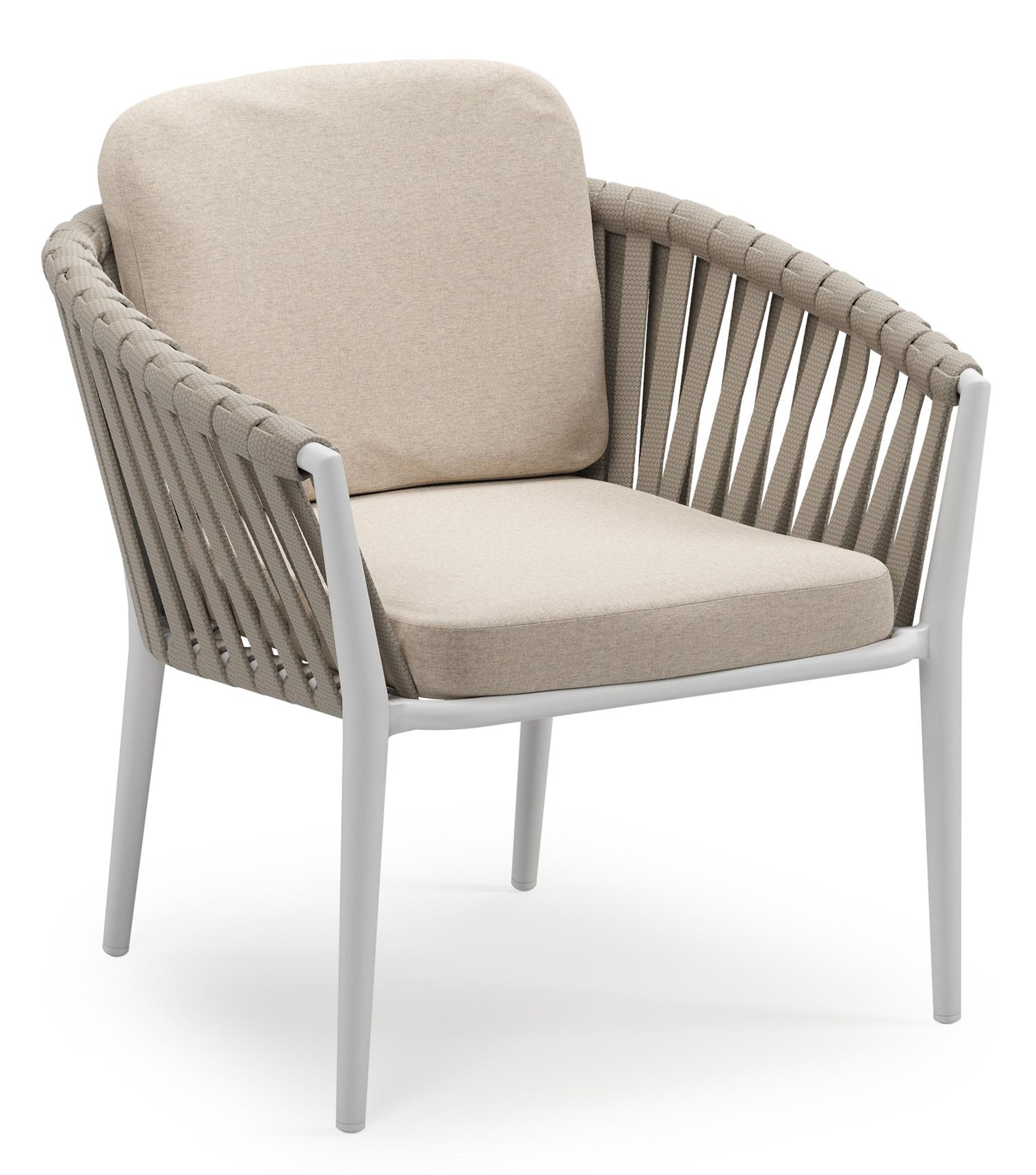 Orso low dining tuinstoel in wit aluminium en beige verticaal geweven luxe vlakke brede rope met stoelkussen in All Weather Sunbrella® Luxe Heritage Ash
