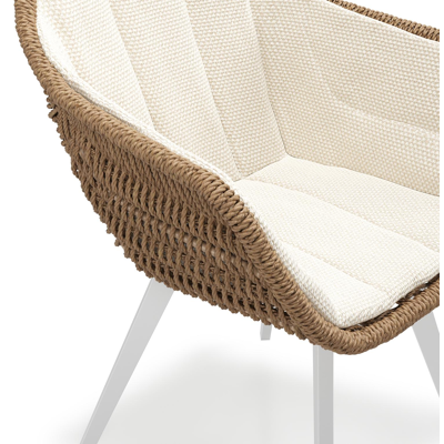 Pagino tuinstoel in wit aluminium en bruin ronde wicker met zitkussen in All Weather Cosytica Althea Off White