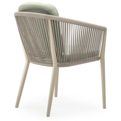 Orso tuinstoel in beige aluminium en beige verticaal geweven ronde rope met luxe zitkussen in All Weather Sunbrella® Luxe Slow Spirea