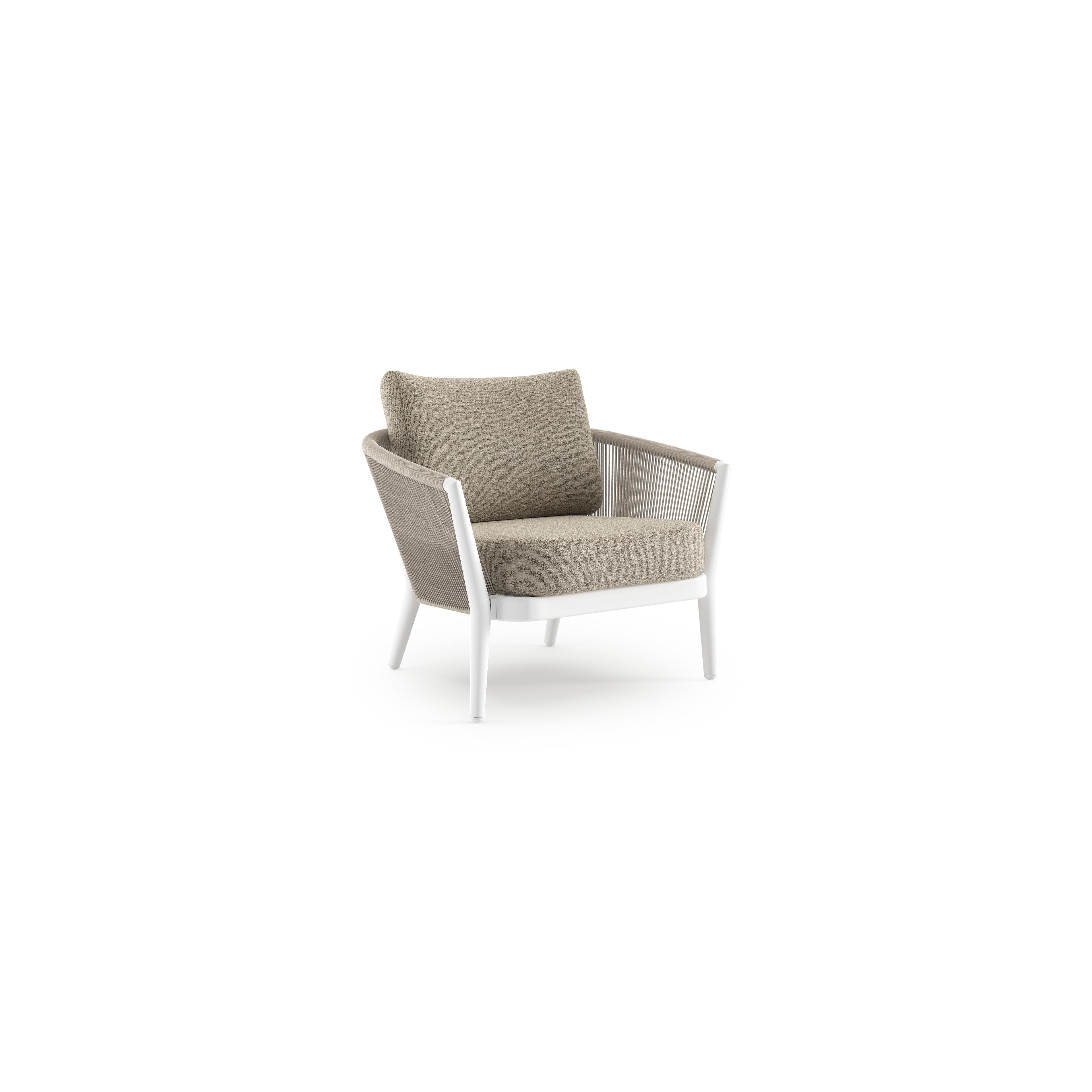 Fauteuil de jardin Orso en aluminium blanc en corde ronde tissée verticalement beige et coussins en all weather cosytica Catania Beige