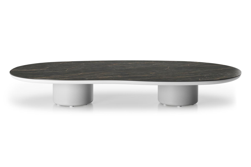 Amico loungetafel organisch in wit aluminium en volkeramiek Black Obsession - L 170 x B 91 x H 25 cm