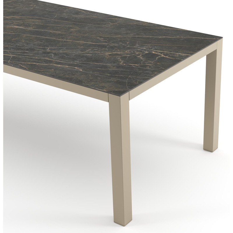 Como tuintafel rechthoekig in beige aluminium en volkeramiek Black Obsession - L 240 x B 100 x H 73 cm