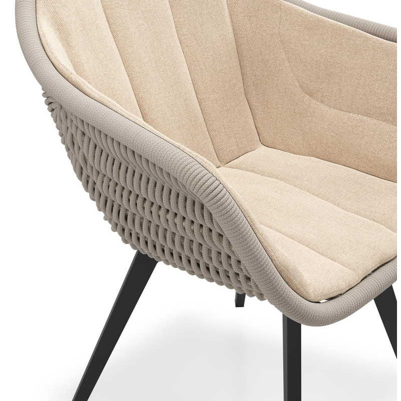 Pagino tuinstoel in zwart aluminium en beige verticaal geweven ronde rope met zitkussen in All Weather Sunbrella® Luxe Natte Heather Beige