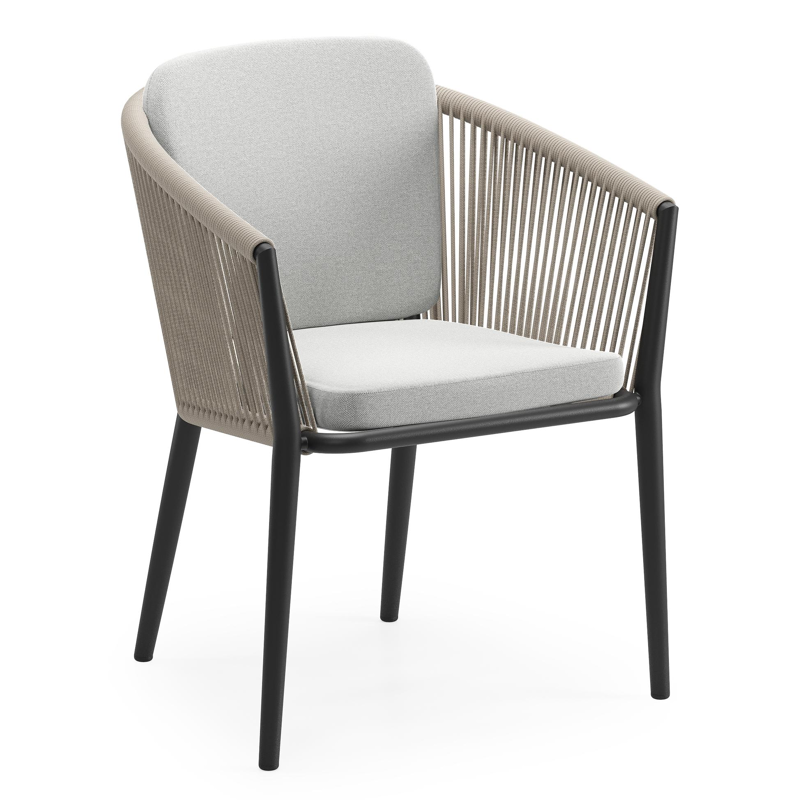 Orso tuinstoel in zwart aluminium en beige verticaal geweven ronde rope met zitkussen in All Weather Sunbrella® Luxe Natte Grey Chine