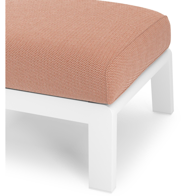 Cosenzo poef in wit aluminium met lopi fawn all weather sunbrella® luxe kussen