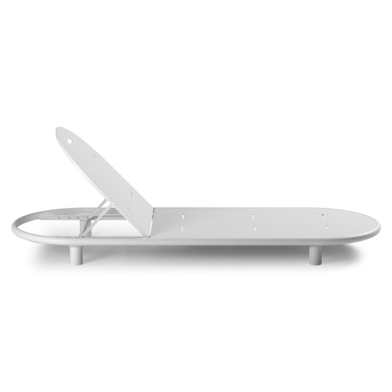 Chaise longue réglable Lomano en aluminium blanc avec chartres sooty all weather sunbrella® luxe coussin