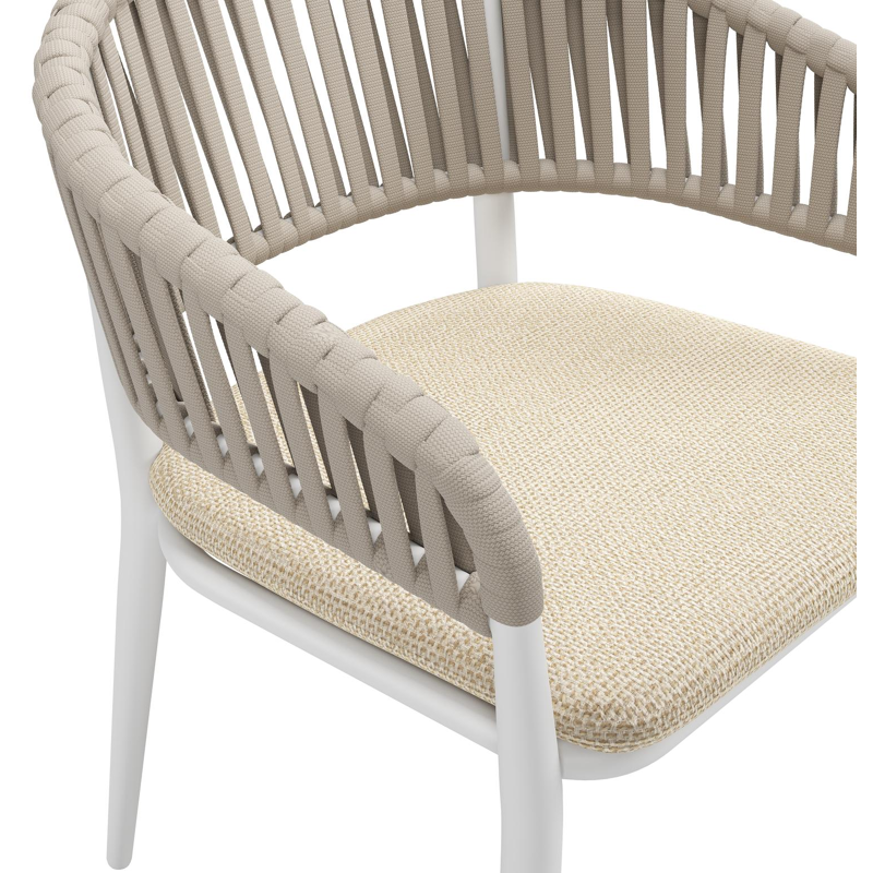 Tolfa stapelbare tuinstoel in wit aluminium en beige verticaal geweven luxe vlakke brede rope met stoelkussen in All Weather Cosytica Althea Camel