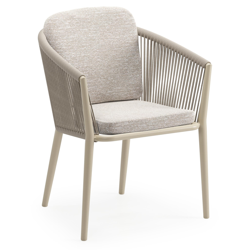 Orso tuinstoel in beige aluminium en beige verticaal geweven ronde rope met luxe zitkussen in All Weather Sunbrella® Luxe Tundra Sand