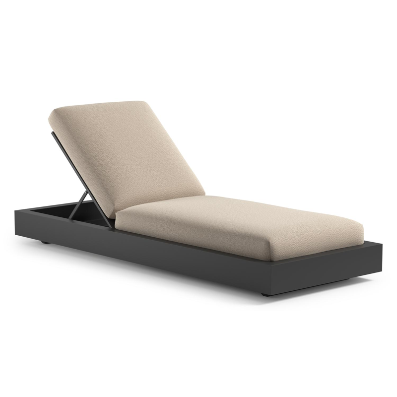 Como verstelbaar ligbed in zwart aluminium met lopi sand all weather Sunbrella® luxe kussen