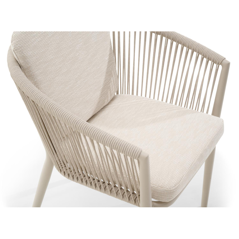 Orso stapelbare tuinstoel in beige aluminium en beige verticaal geweven ronde rope met kussen in All Weather Sunbrella® Luxe Slow Farafra