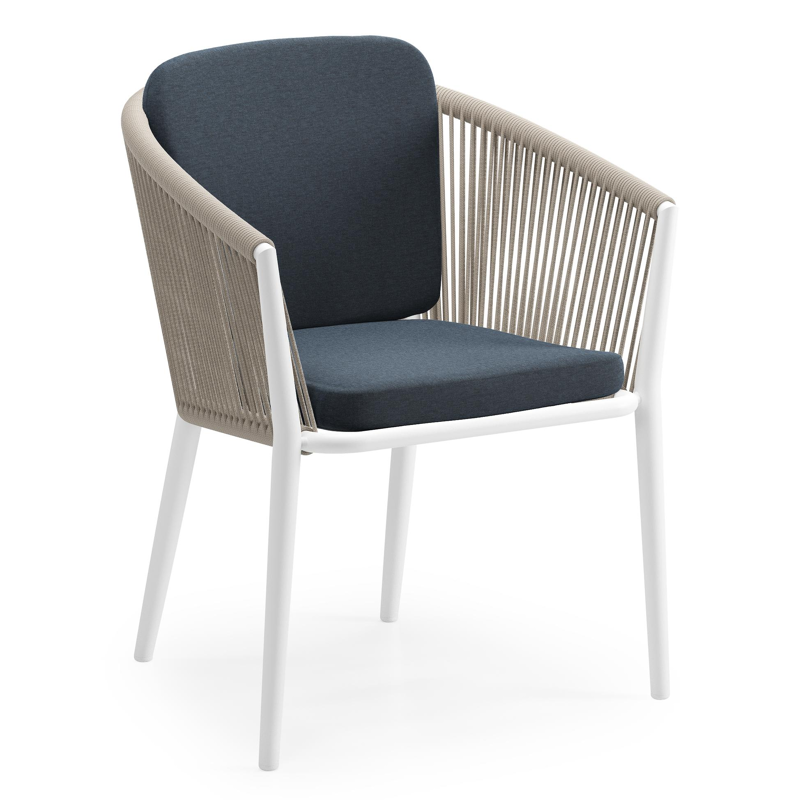 Orso tuinstoel in wit aluminium en beige verticaal geweven ronde rope met zitkussen in All Weather Sunbrella® Luxe Heritage Indigo