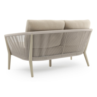 Orso loungebank in beige aluminium en beige verticaal geweven ronde rope met Althea Chalk all weather cosytica kussen
