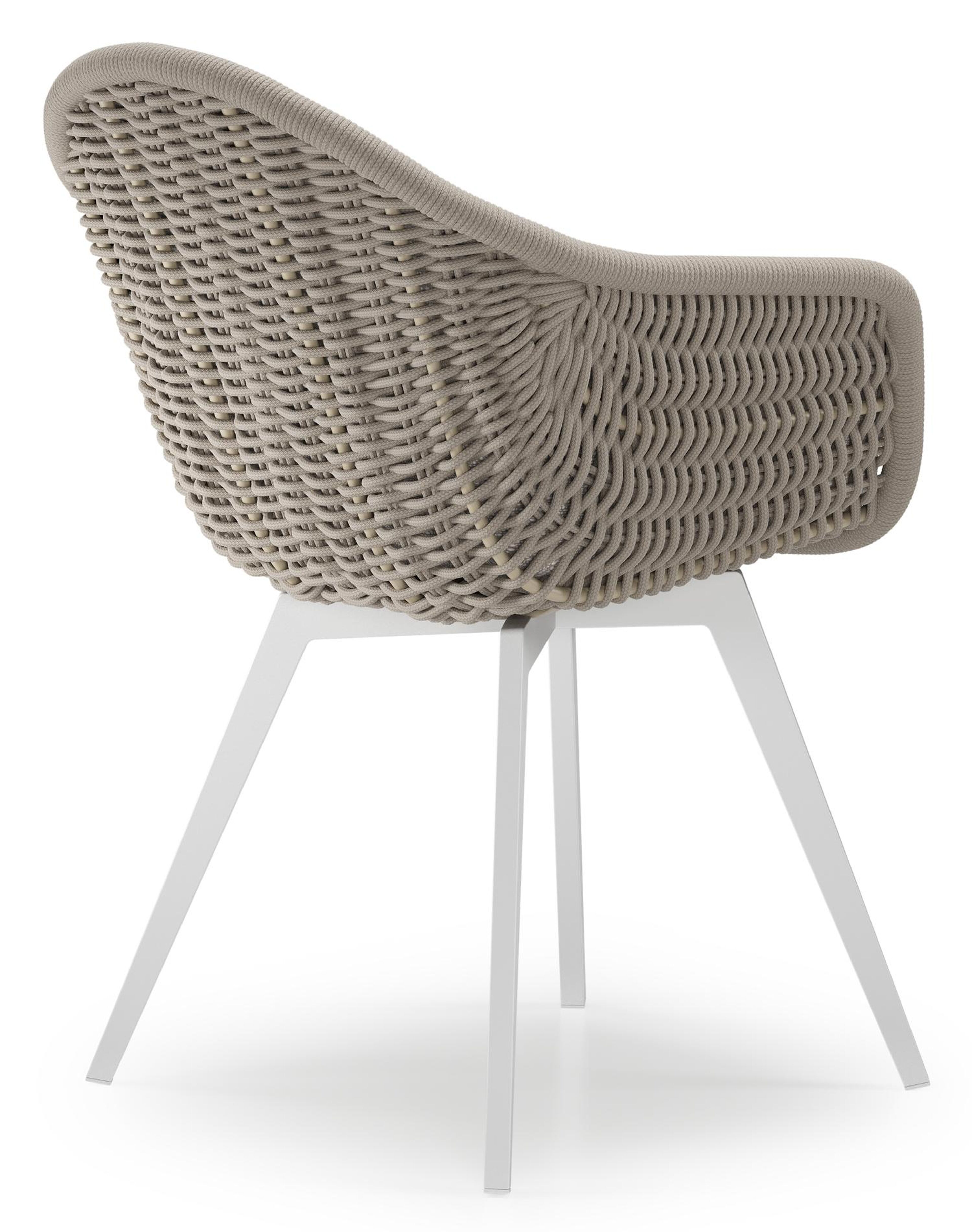 Pagino tuinstoel in wit aluminium en beige verticaal geweven ronde rope met zitkussen in All Weather Sunbrella® Luxe Tundra Sand
