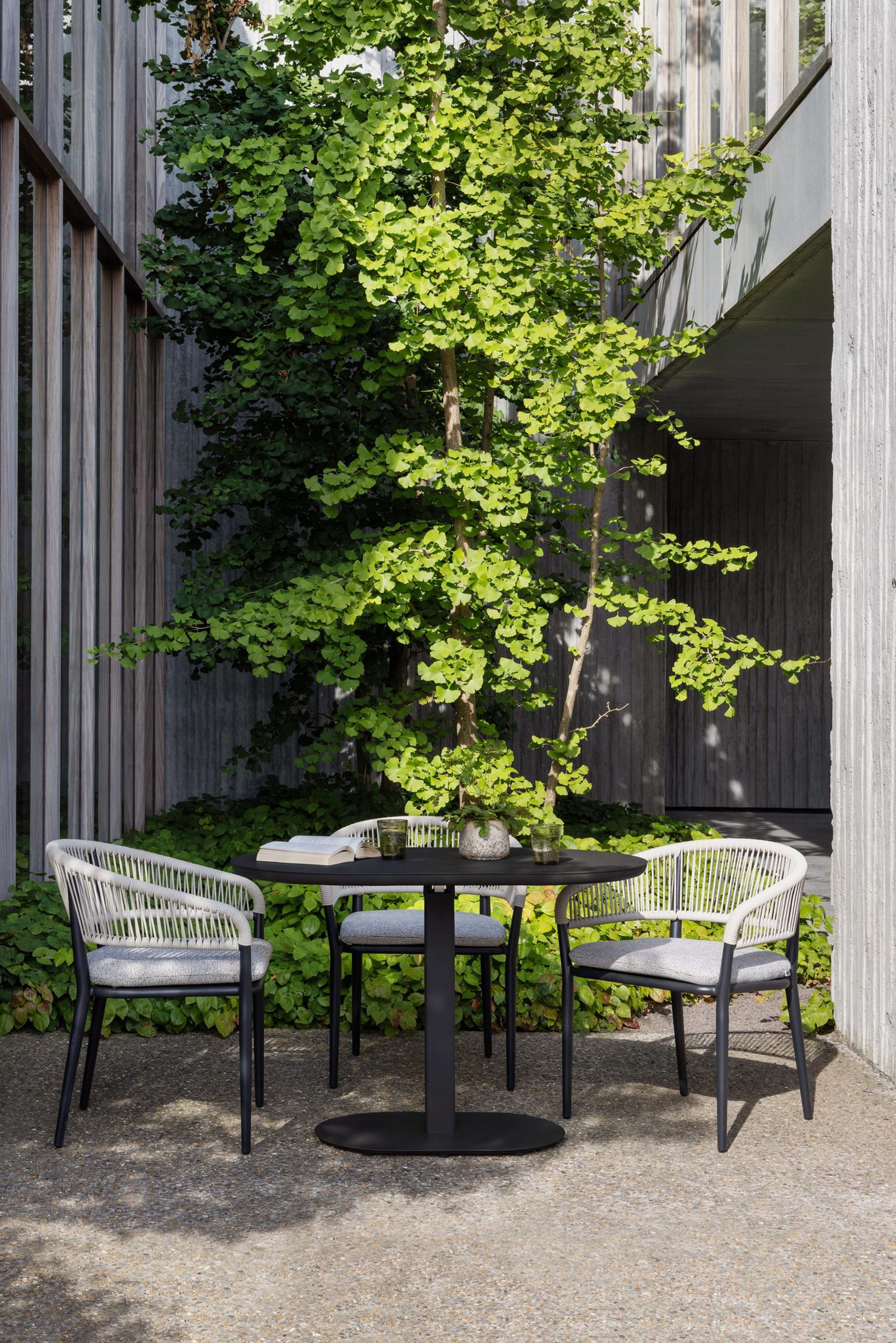 Table de jardin inclinable Teramo bombo e en aluminium noir - Lg. 110 x Lrg. 70 x Haut. 74 cm