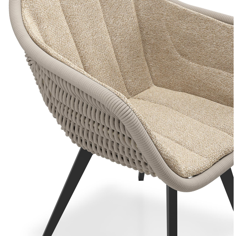 Pagino tuinstoel in zwart aluminium en beige verticaal geweven ronde rope met zitkussen in All Weather Cosytica Madagascar Oak