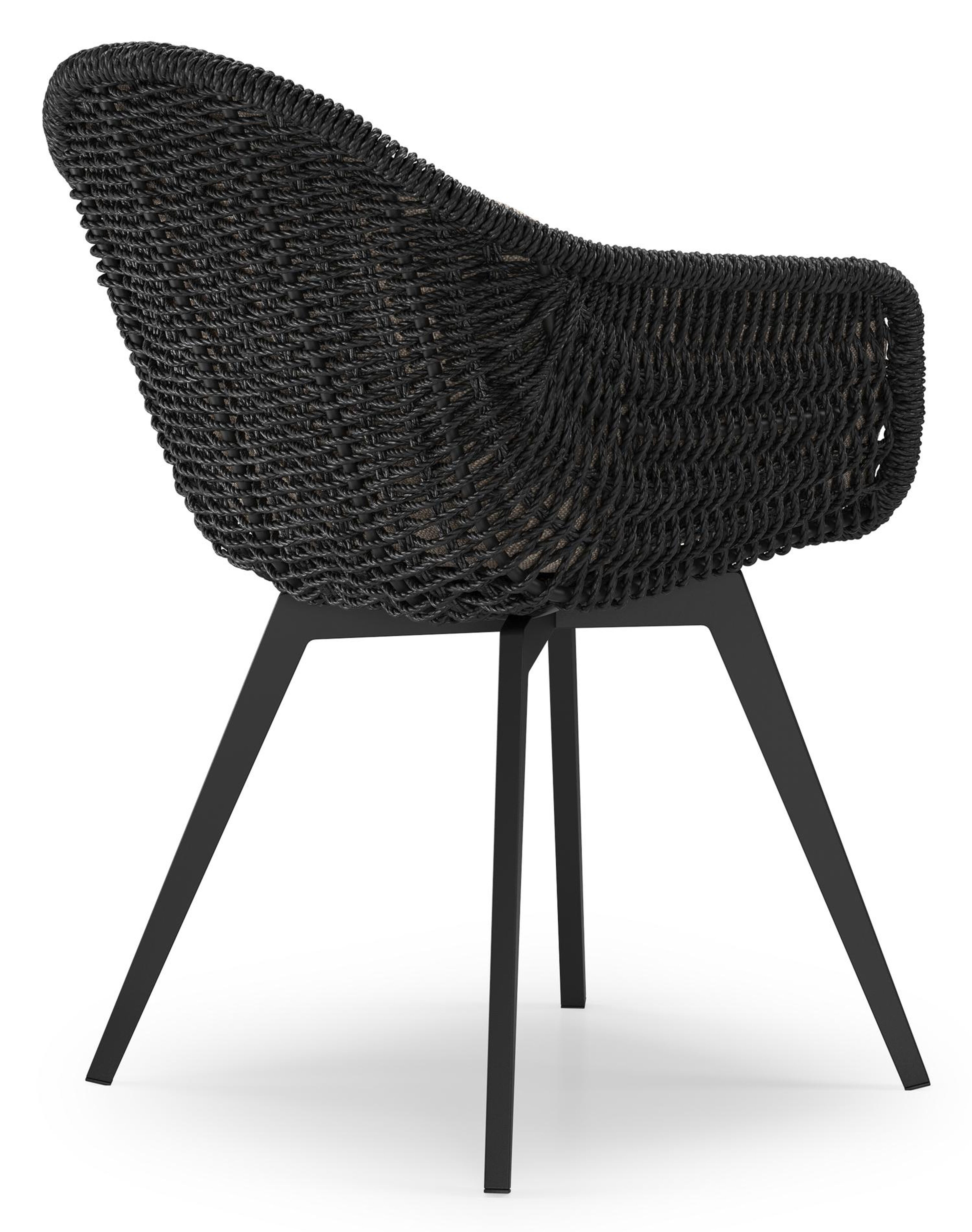Pagino tuinstoel in zwart aluminium en zwart wicker met kussen in savane coconut all weather sunbrella® luxe