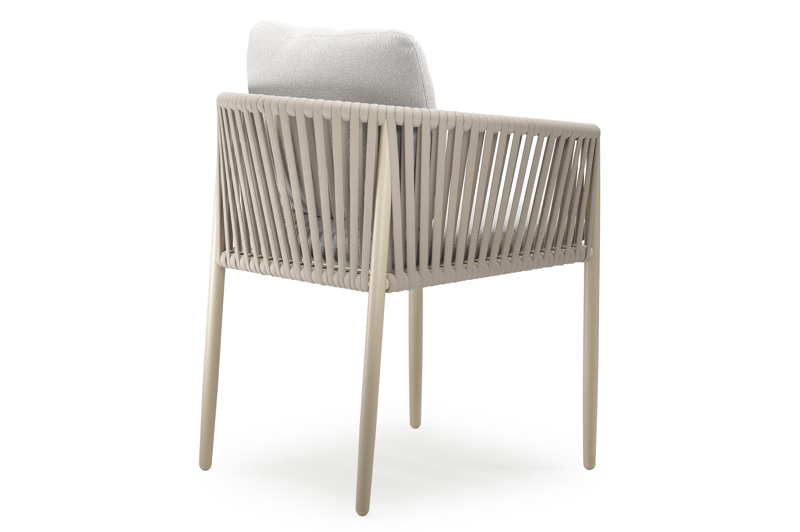 Organo tuinstoel in beige aluminium en beige verticaal geweven luxe vlakke rope met zitkussen in All Weather Solica Soul Optik