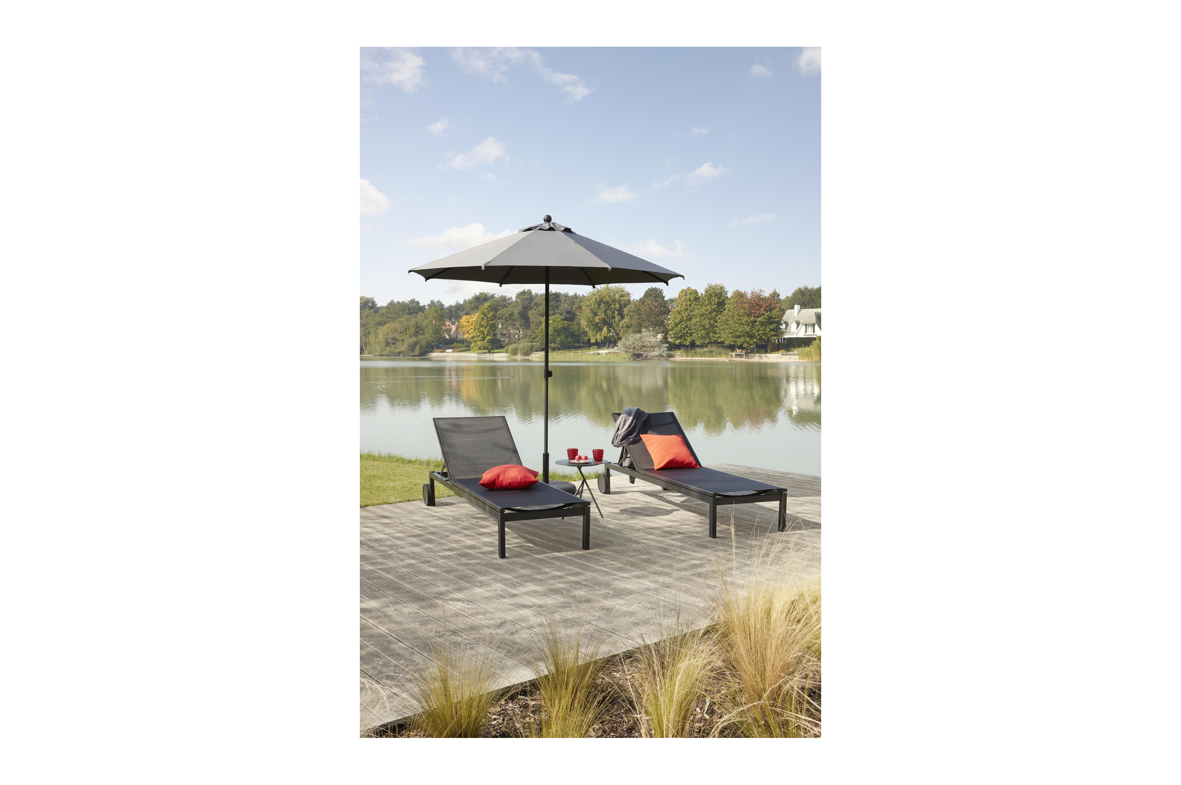 Chaise longue réglable Caravelle en aluminium noir avec textilène noir