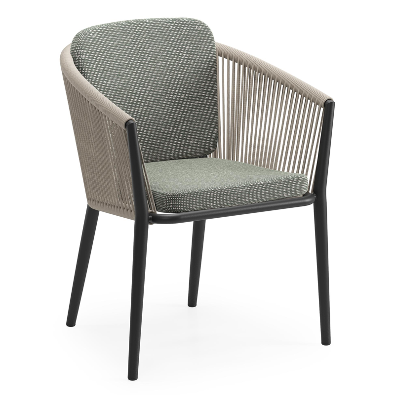 Orso tuinstoel in zwart aluminium en beige verticaal geweven ronde rope met zitkussen in All Weather Sunbrella® Luxe Slow Fern
