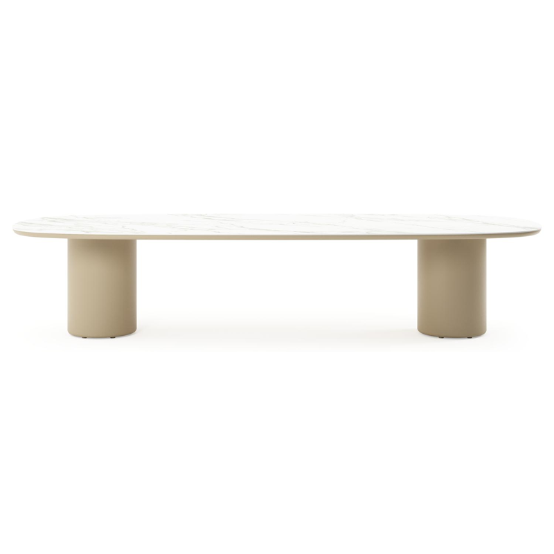 Table de jardin low dining Amico bombo en aluminium beige et céramique pleine Calacatta - Lg. 320 x Lrg. 130 x Haut. 61 cm