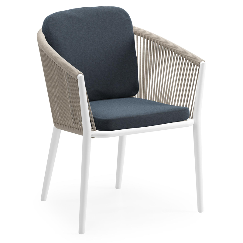 Orso tuinstoel in wit aluminium en beige verticaal geweven ronde rope met luxe zitkussen in All Weather Sunbrella® Luxe Heritage Indigo