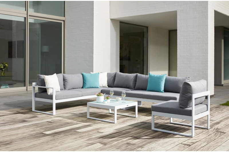 Caldela loungehoek in wit aluminium met grijs polyester kussens en loungetafel