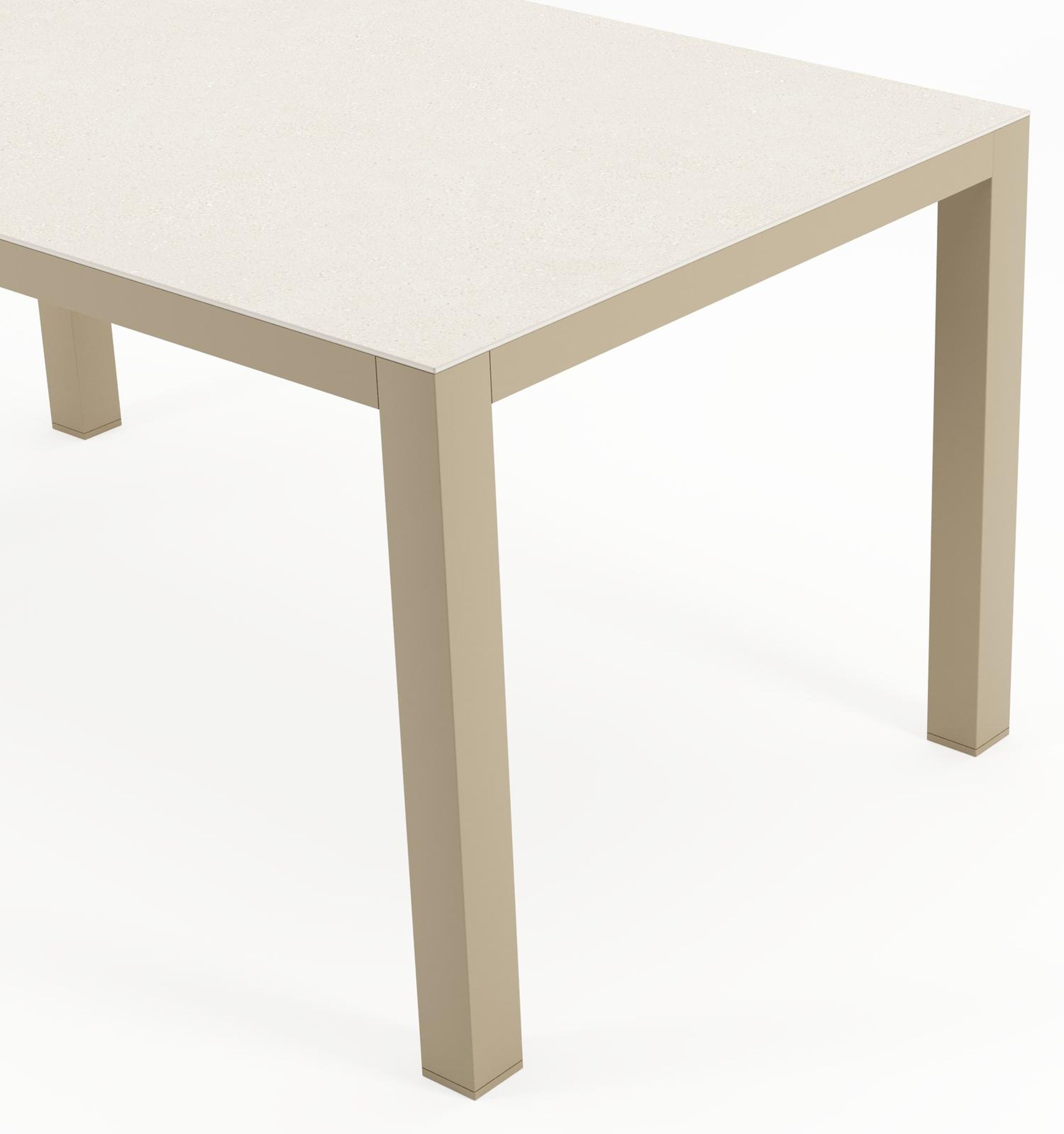 Table de jardin Varese rectangulaire en aluminium beige et sintered stone Crema minerale - Lg. 160 x Lrg. 92 x Haut. 73.5 cm