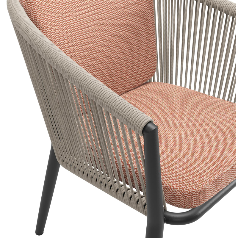 Orso tuinstoel in zwart aluminium en beige verticaal geweven ronde rope met zitkussen in All Weather Sunbrella® Luxe Lopi Fawn