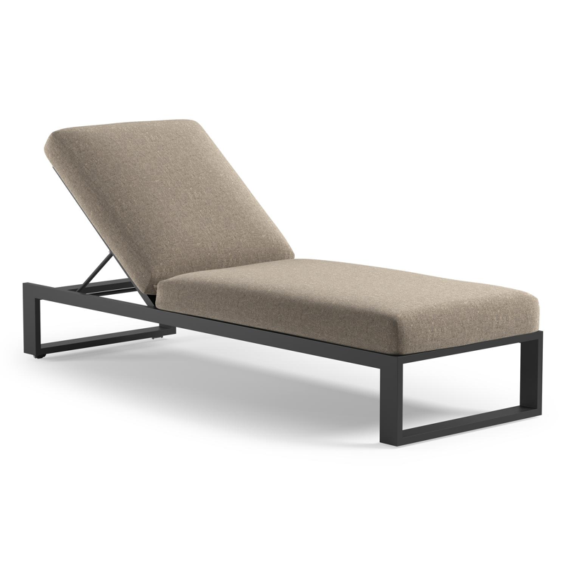 Chaise longue réglable Verato en aluminium noir et coussin en all weather Sunbrella® luxe chartres pewter