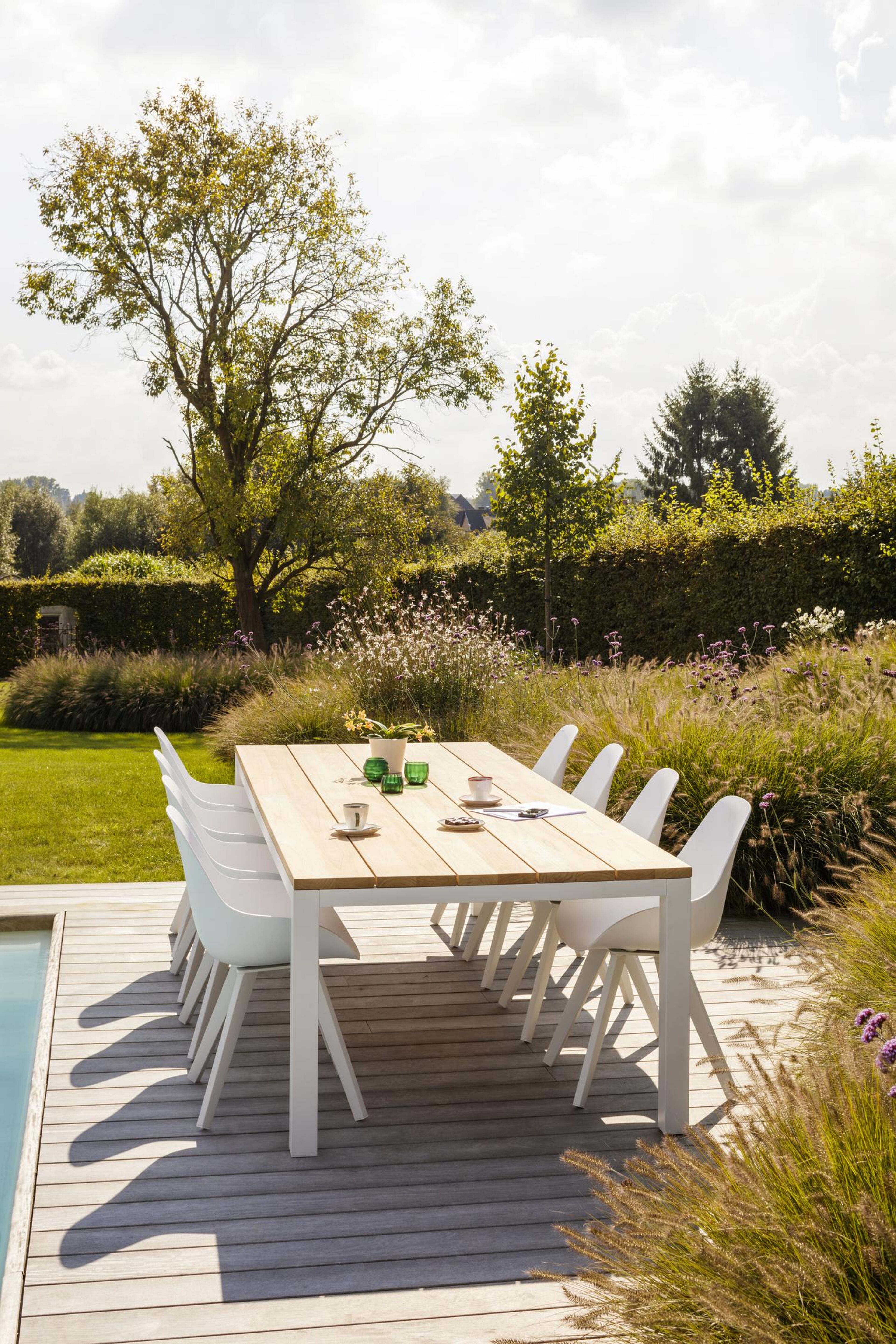 Mesa tuinstoel in wit aluminium en wit kunststof