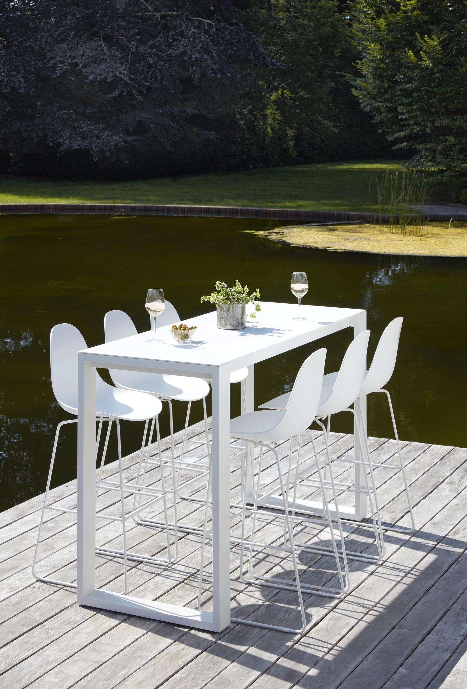 Verato barstoel in wit aluminium en wit kunststof