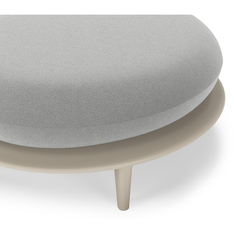 Bomero poef in beige aluminium met savane grey all weather sunbrella® luxe kussen