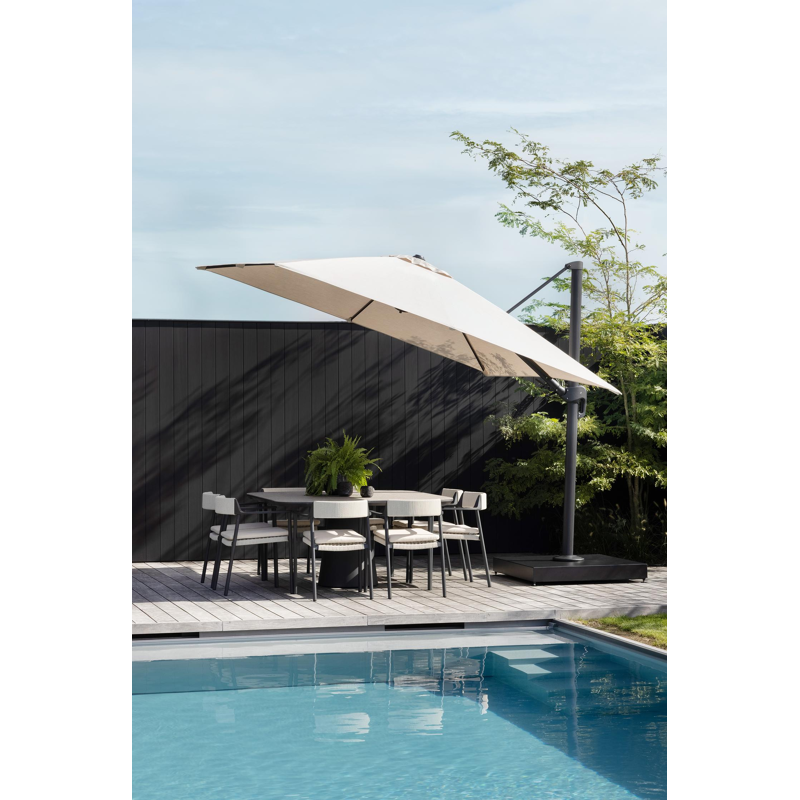 Rufina zweefparasol met tiltfunctie in zwart aluminium met beige all weather sunbrella® premium parasoldoek - L1: 300 x L2: 300 cm (met voet)