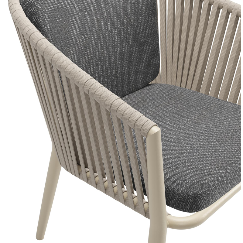 Chaise de jardin Orso en aluminium beige et corde plate tissée verticalement beige avec coussin en All Weather Sunbrella® Luxe Savane Tornado