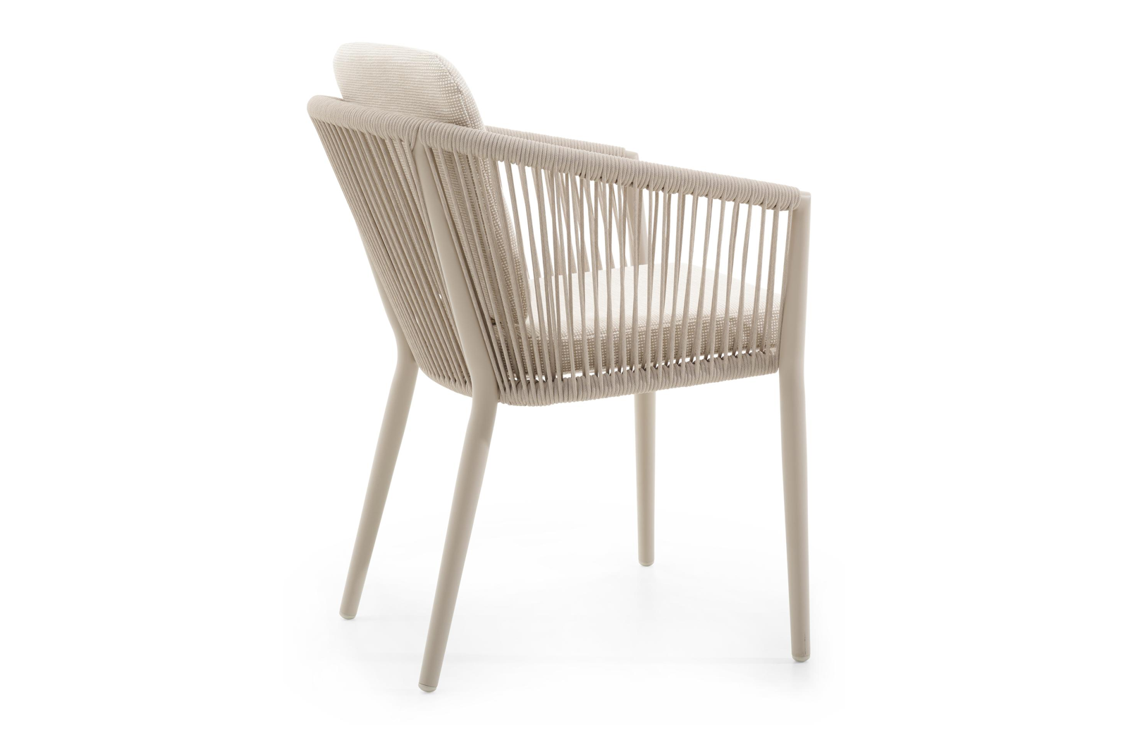 Orso stapelbare tuinstoel in beige aluminium en beige verticaal geweven ronde rope met kussen in All Weather Sunbrella® Luxe Slow Farafra