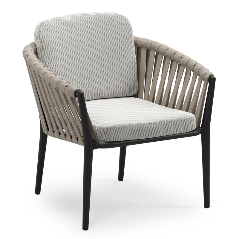 Orso low dining tuinstoel in zwart aluminium en beige verticaal geweven luxe vlakke brede rope met stoelkussen in All Weather Sunbrella® Luxe Lopi Ash