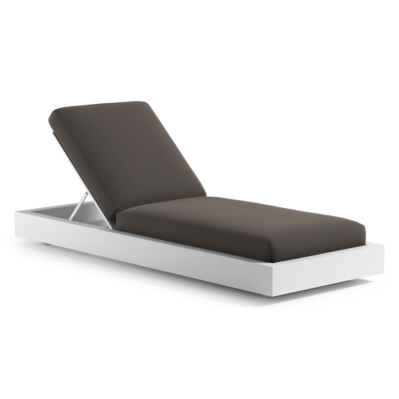Como verstelbaar ligbed in wit aluminium met natte nature grey all weather Sunbrella® luxe kussen