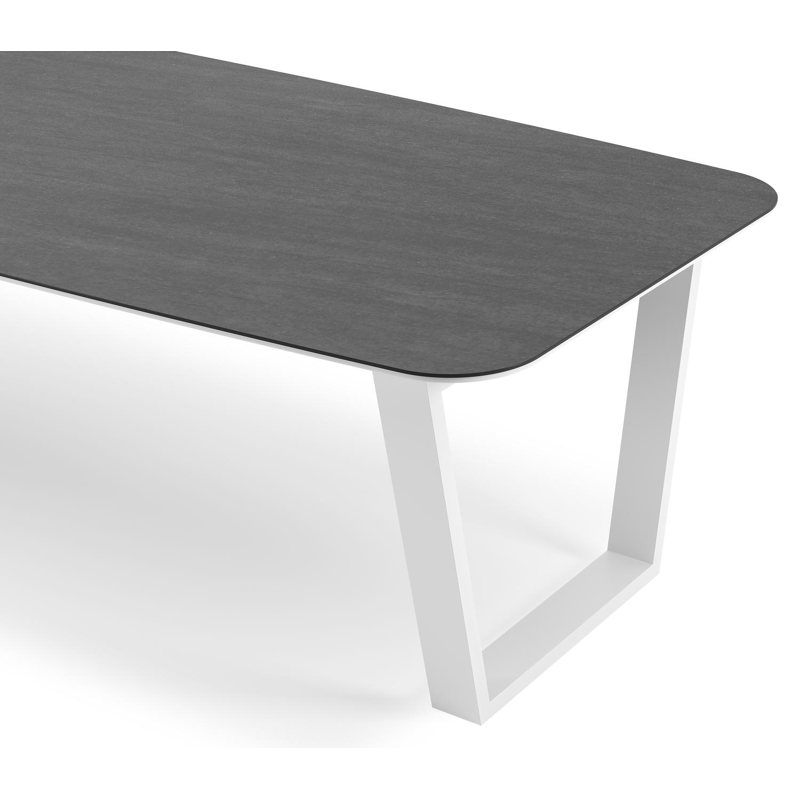 Table de jardin Pagino forme de bateau en aluminium blanc et céramique pleine Basalt Black - Lg. 315 x Lrg. 115 x Haut. 73 cm