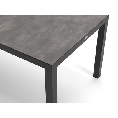 Toma tuinset in zwart aluminium en grijs keramische print tafelblad met 8 stapelbare Bahia tuinstoelen