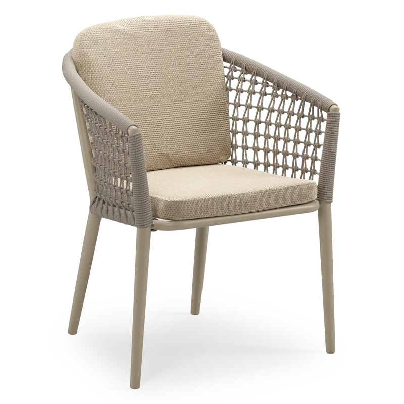 Orso stapelbare tuinstoel in beige aluminium en beige visnet geweven ronde rope met stoelkussen in All Weather Cosytica Althea Camel