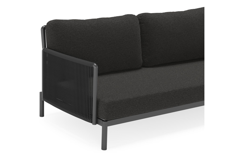 Salon de jardin Amarante en aluminium noir et corde ronde tissée verticalement noir et coussins en weather+ softtouch noir