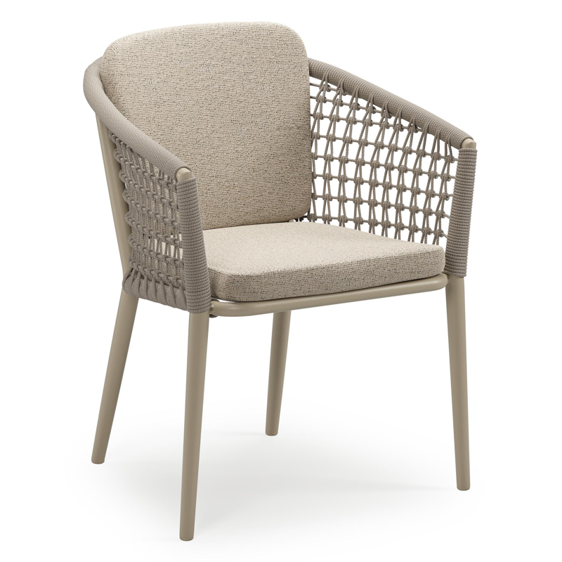 Orso stapelbare tuinstoel in beige aluminium en beige visnet geweven ronde rope met stoelkussen in All Weather Cosytica Marbella Beige