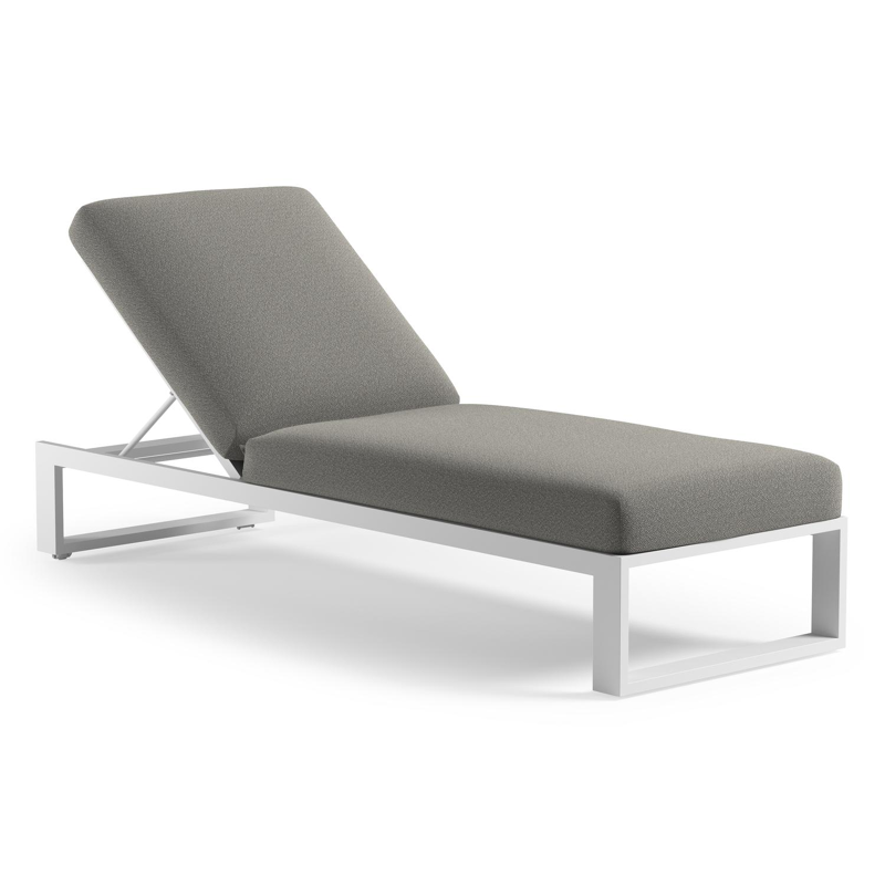 Verato verstelbaar ligbed in wit aluminium met savane tunder all weather Sunbrella® luxe kussen