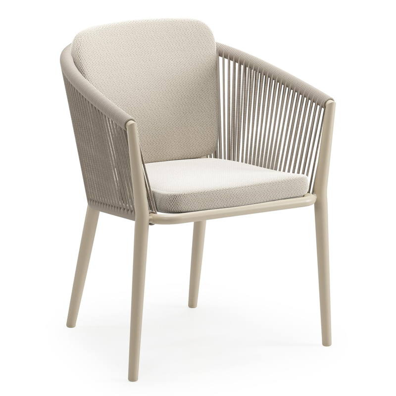 Orso stapelbare tuinstoel in beige aluminium en beige vierkant geweven ronde rope met kussen in All Weather Sunbrella® Luxe Lopi Marble