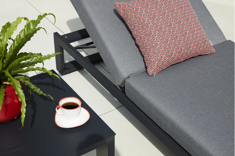 Table d'appoint Verato en aluminium noir - Lg 55 x larg. 55 x H 45 cm