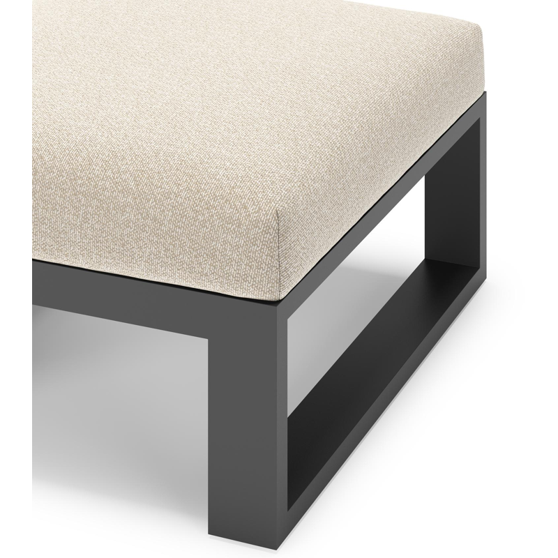 Verato poef in zwart aluminium met marbella ecru all weather cosytica kussen