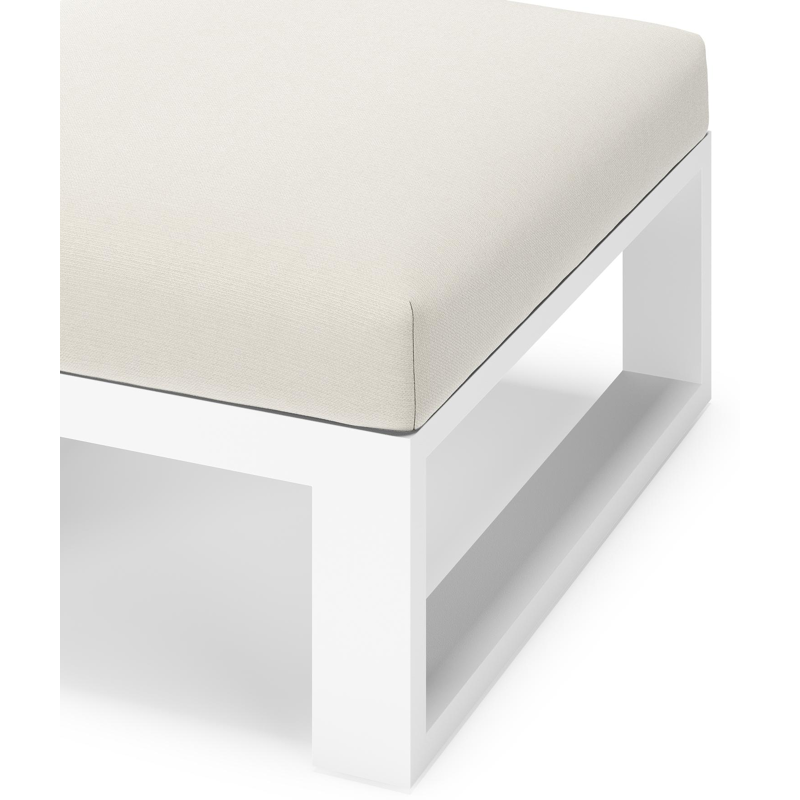 Verato poef in wit aluminium met savane white all weather sunbrella® luxe kussen