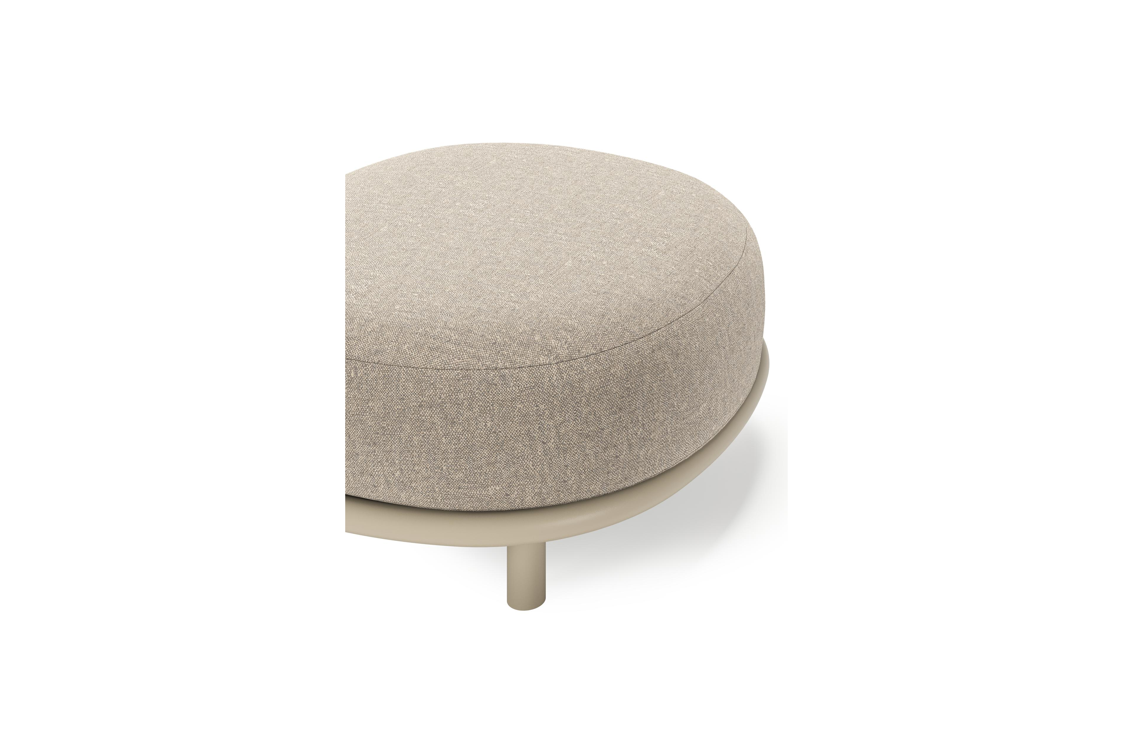 Lupino poef in beige aluminium met chartres pewter all weather sunbrella® luxe kussen